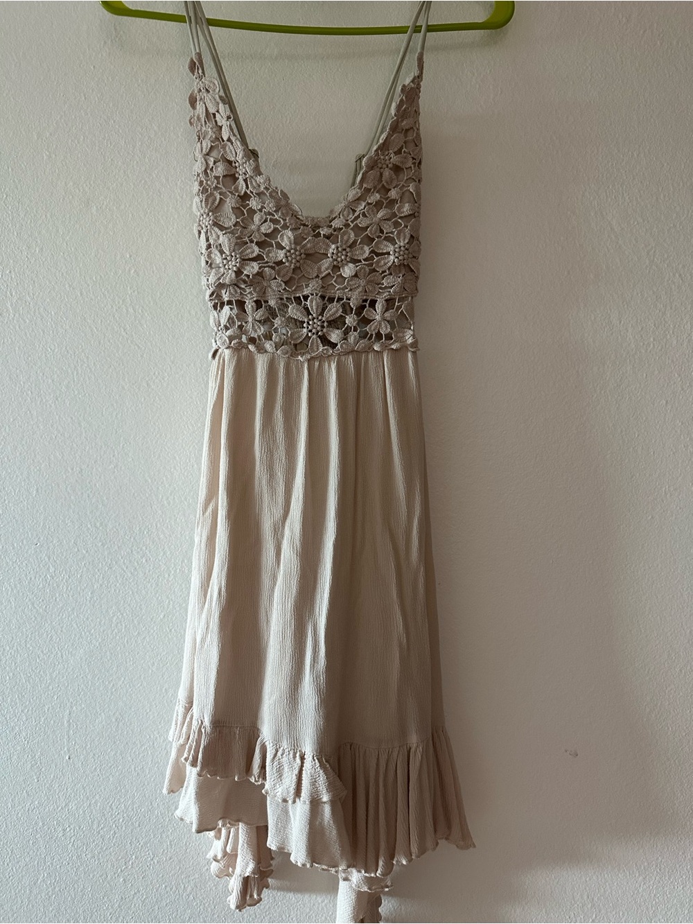 La Miel Beige Lace-Top Spaghetti Strap mini Dress - Women medium.